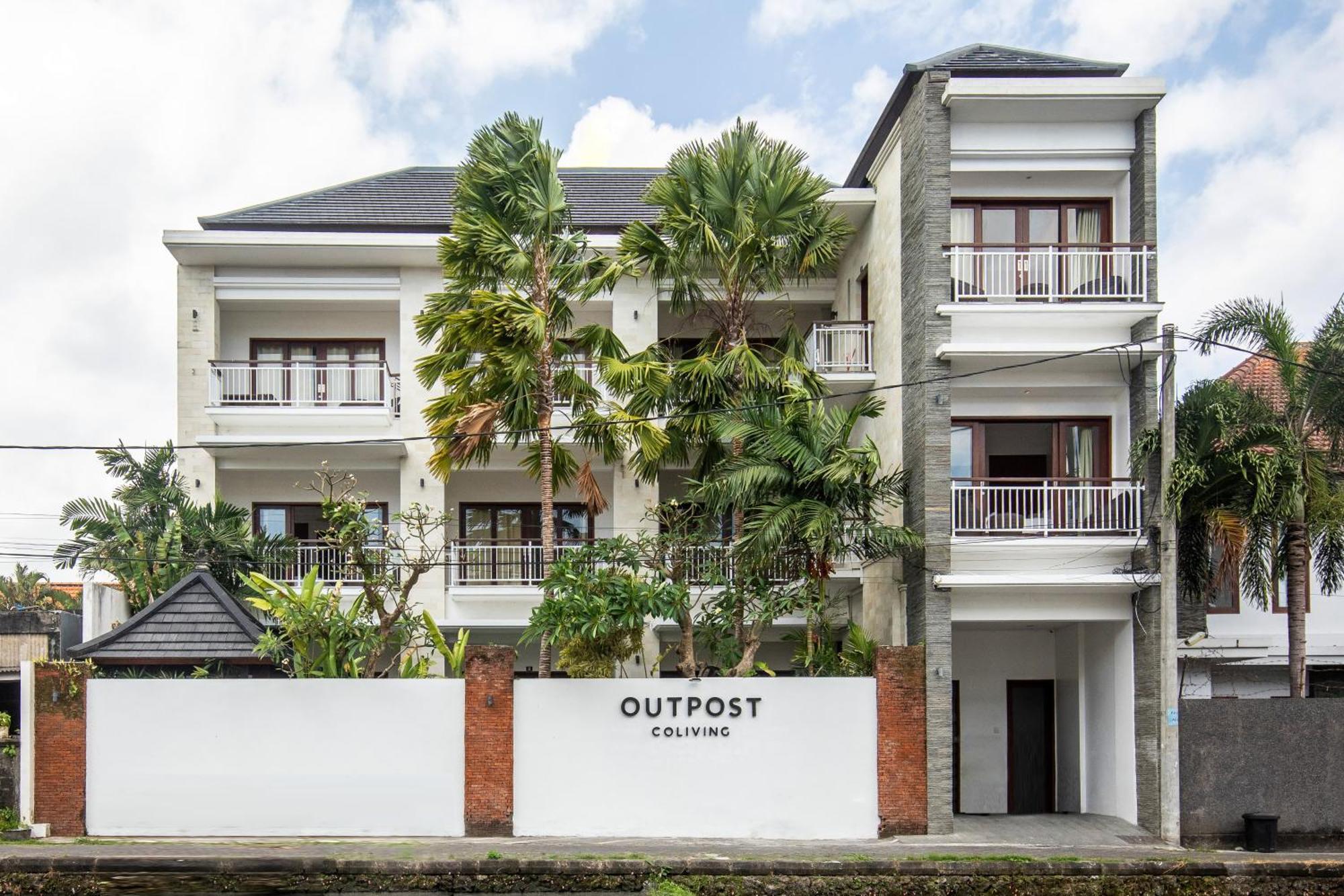Outpost Canggu Coliving at Yarralumla Bagian luar foto